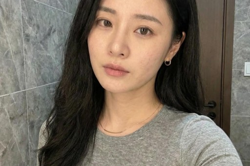 被李荣浩公开质问仅一天单依纯被曝“黑料”吃相难看越扒越有 被李荣浩公开质问仅一天单依纯被曝“黑料”吃相难看越扒越有